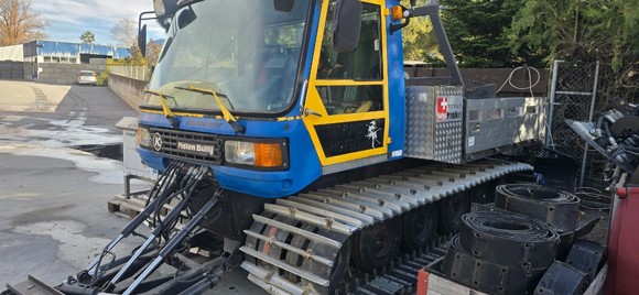 PistenBully Kässbohrer 200 D 2.5m Breit Transporter