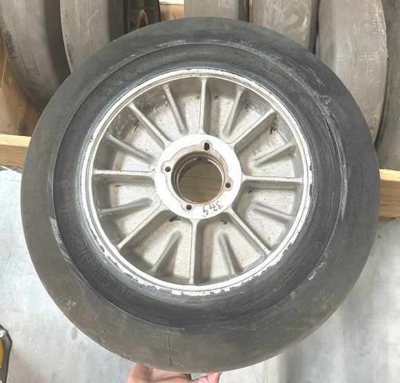 LH - VOLLGUMMISPANNRAD  LH400-LH420