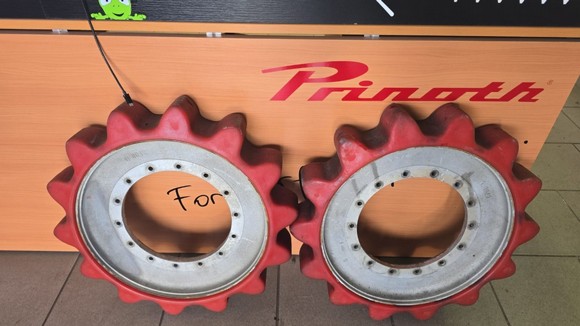 PRINOTH T2 89 ANTRIEBSRAD No. G8042 2X