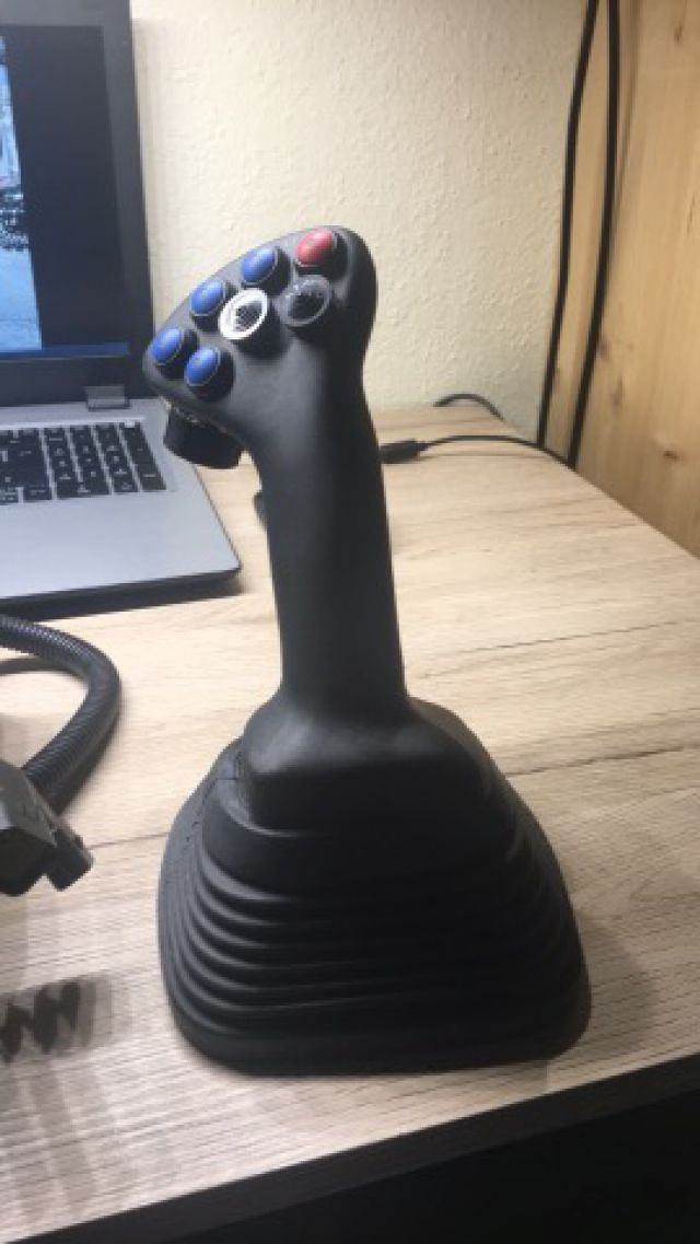 Lenkrad, Gaspedal, Joystick Everest