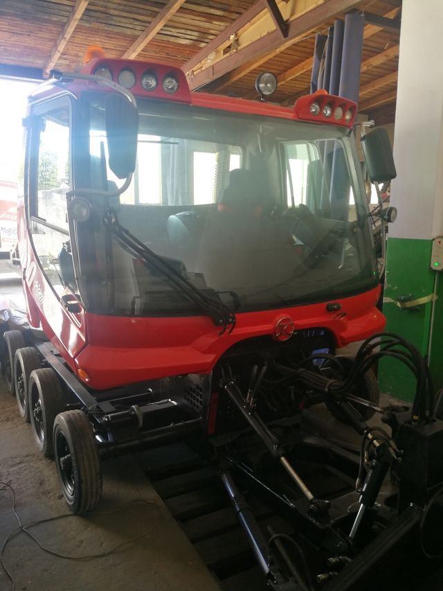 Kassbohrer Pistenbully PB 600
